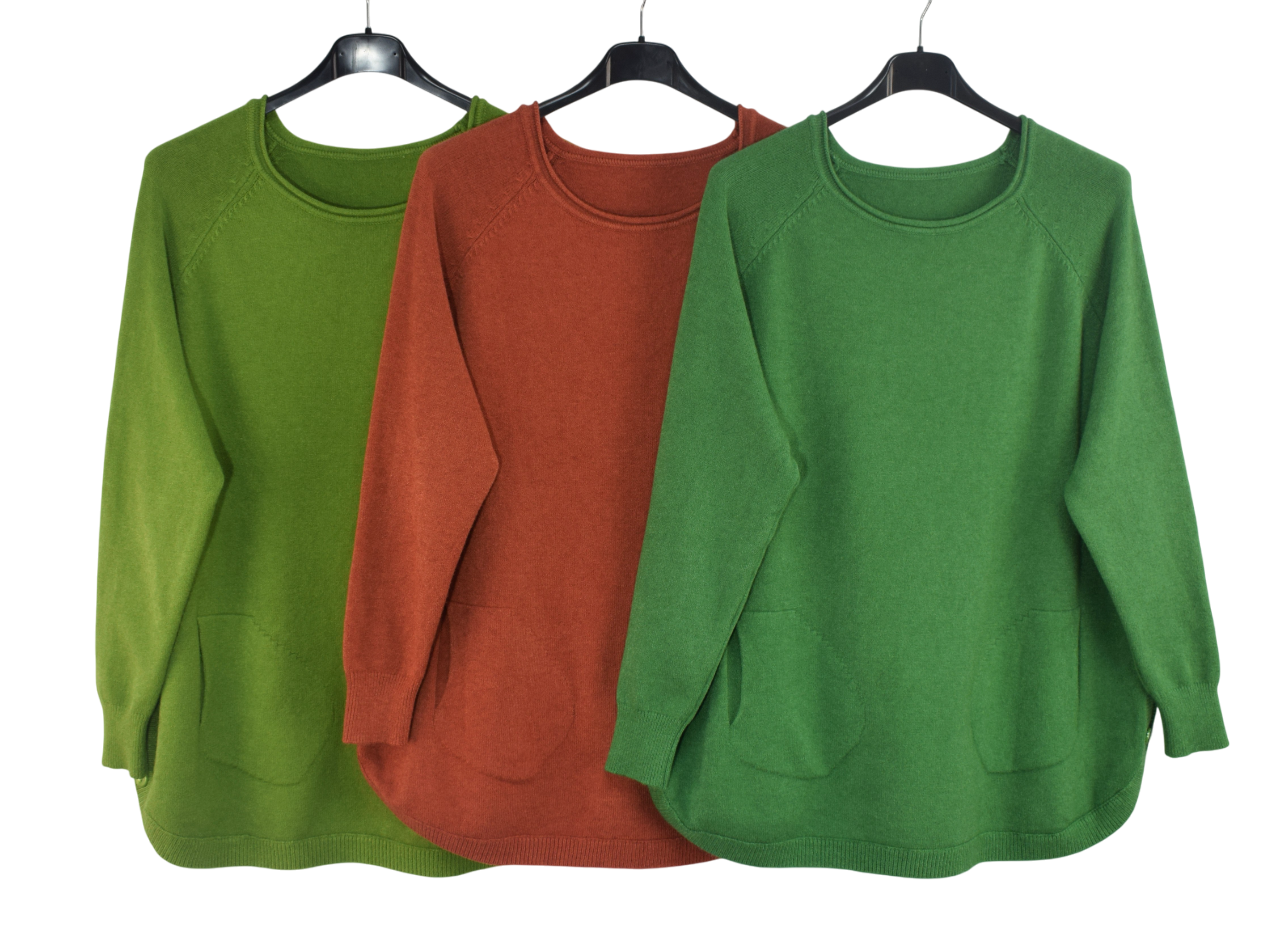 Ladies Italian Lagenlook Super Soft Side Button Detail Jumper with Pockets